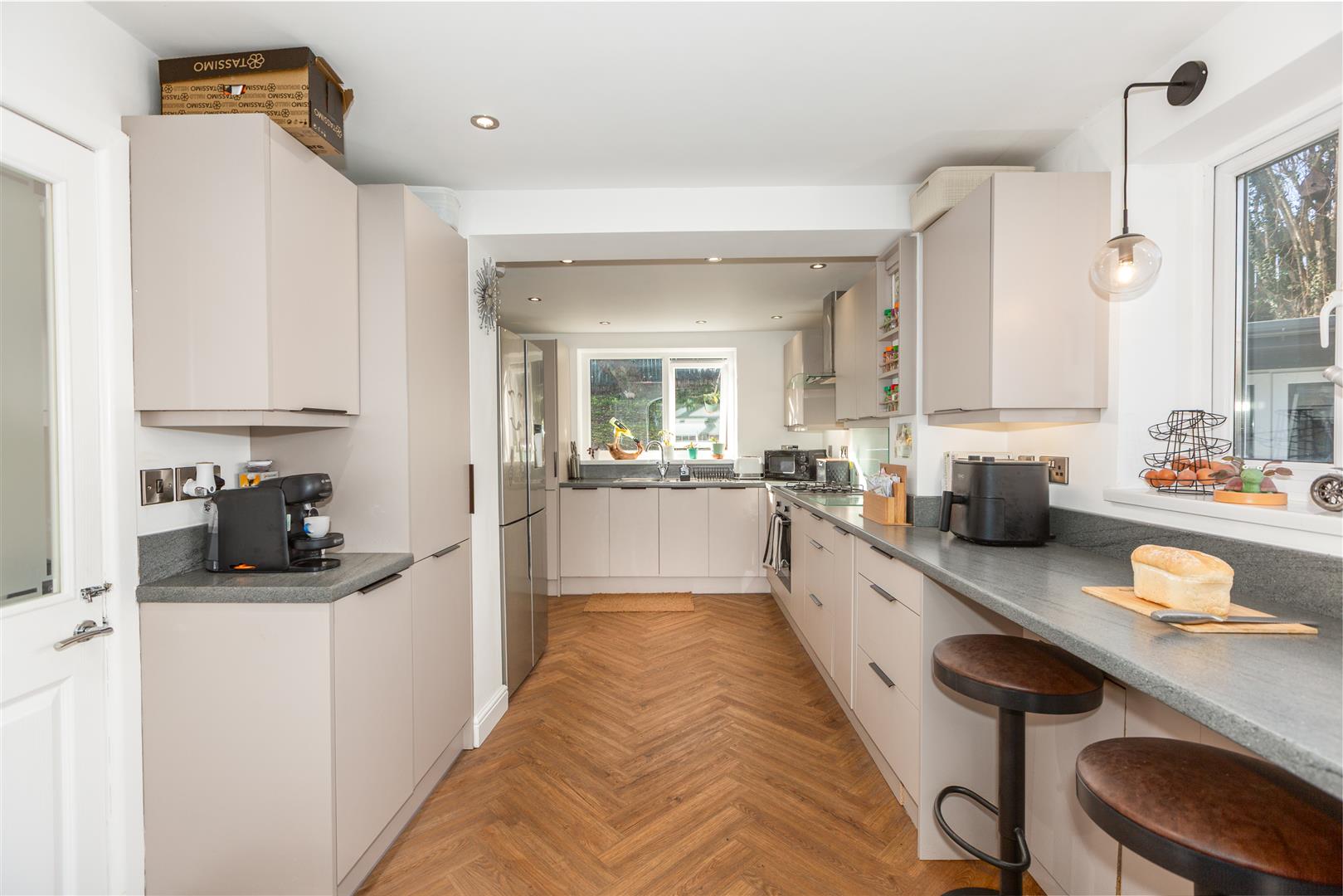 Ffordd Taliesin, Killay, Swansea, SA2 7DF